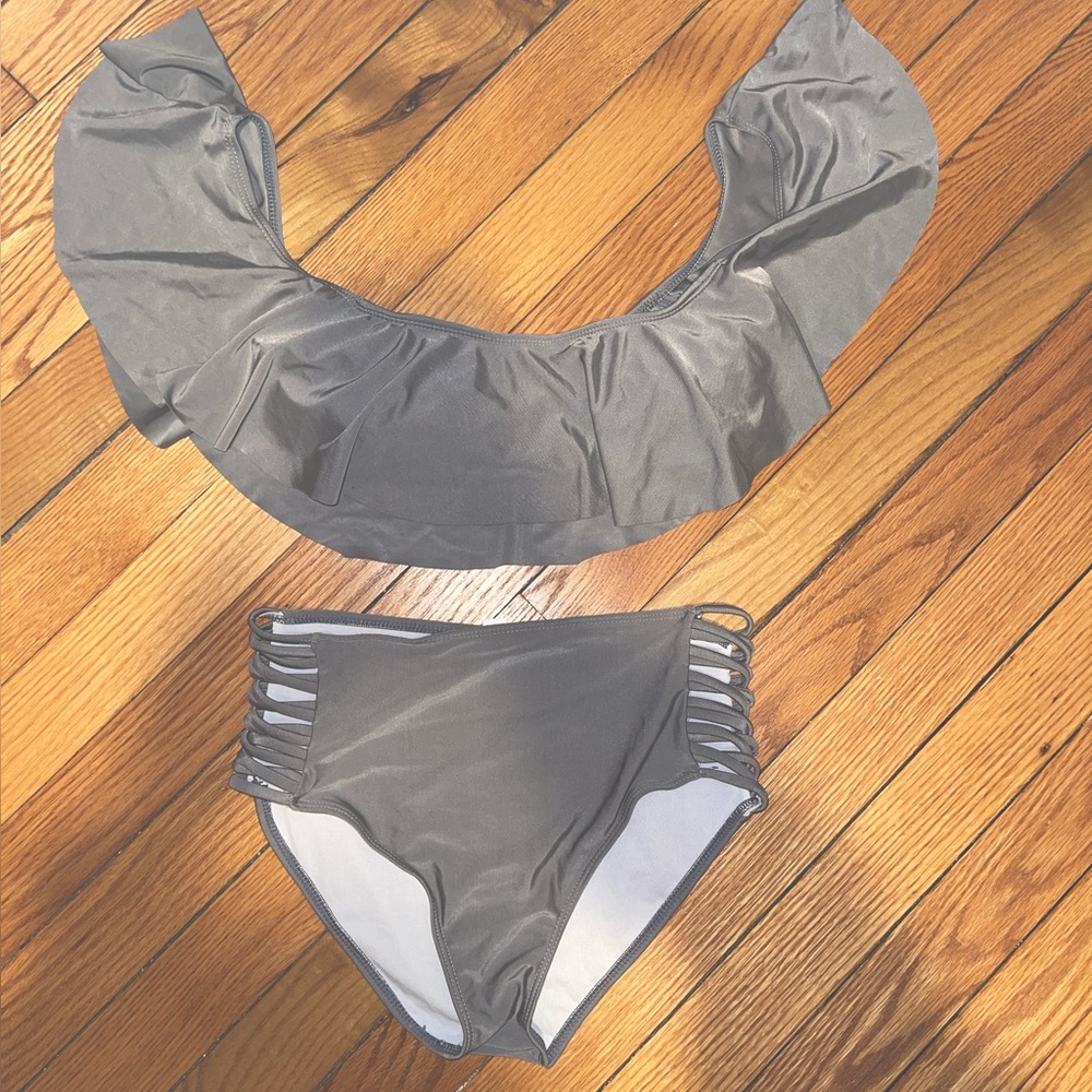 Ruffled gray high-waisted bikini